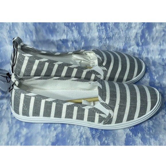 West Loop Women's Slip On Shoes Walking Shoes Size S 5/6 Memory Foam Grey White - Picture 2 of 6